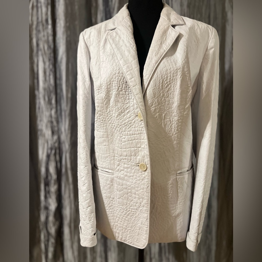 J. ANDRUL WHITE LEATHER WOMENS JACKET WITH LINING. SIZE X-LARGE